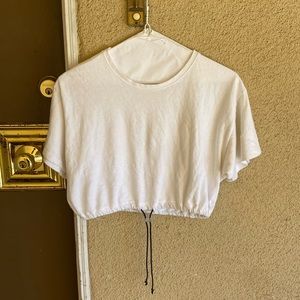 WOMENS WHITE EMMA & SAM CROP TEE SIZE XS 100% COTTON MADE IN USA🇺🇸🤍👚👕